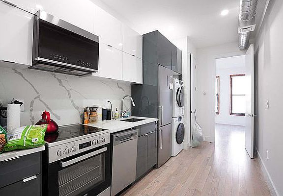 4th image of 44 Irving Ave #2L