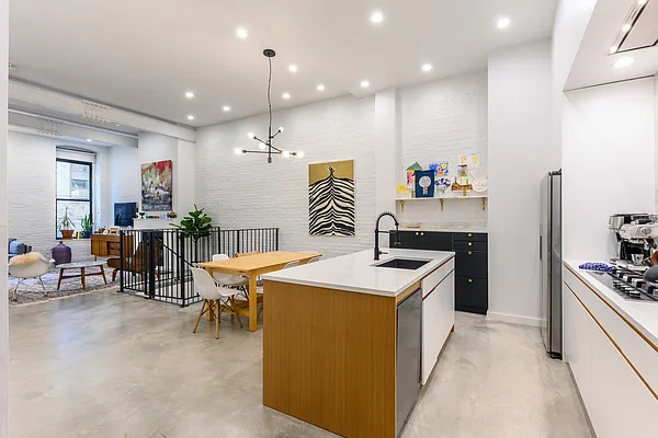 Sold by Nest Seekers International | media 10