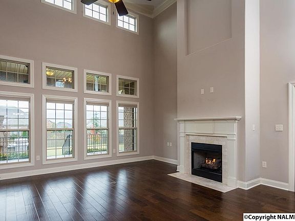 4th image of 10 Hadley Hill Ln