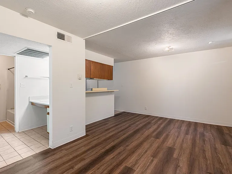 Brandywood Park Apartments — Photo 33