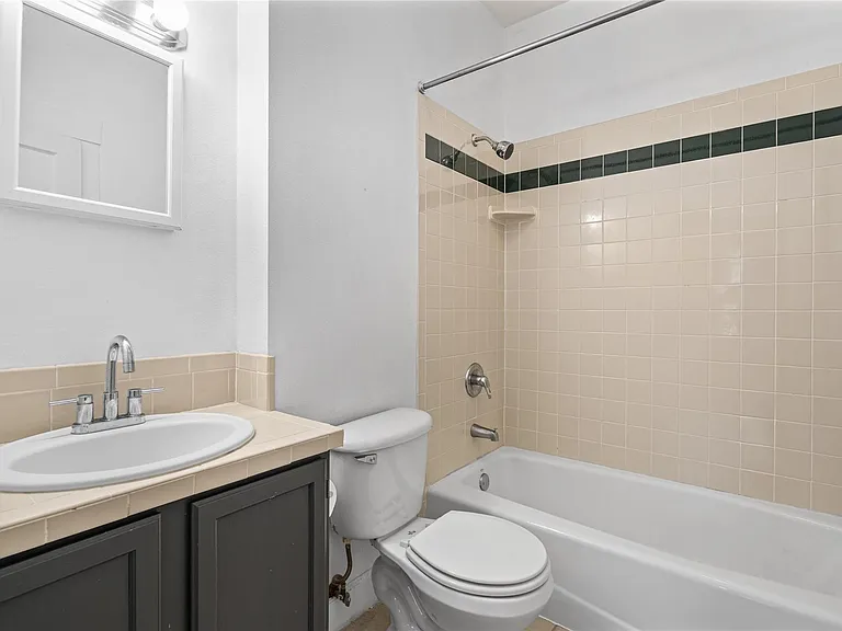 1202 E 13th St #A — Photo 13