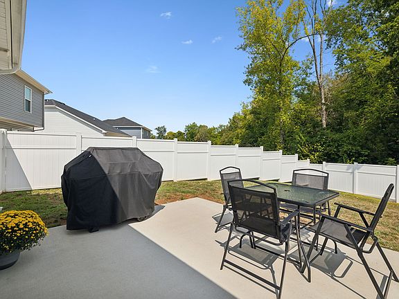 4th image of 1195 Cottonwood Dr