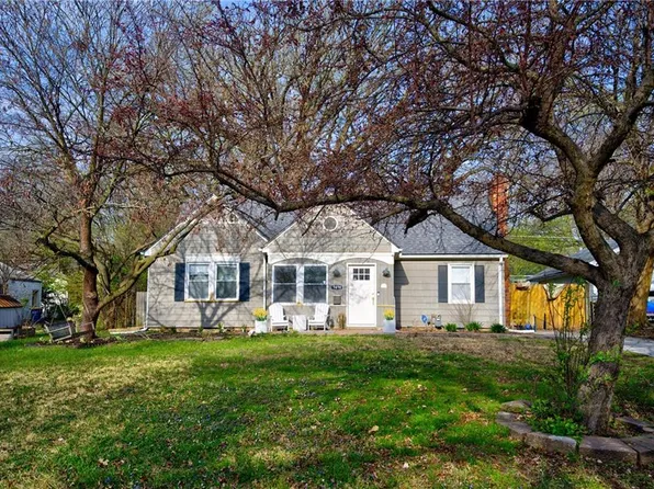 5436 Reeds Rd, Mission, KS 66202