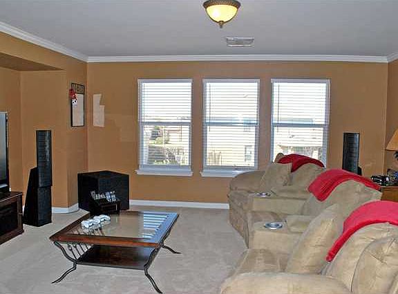 5th image of 1105 Willowbrook Dr