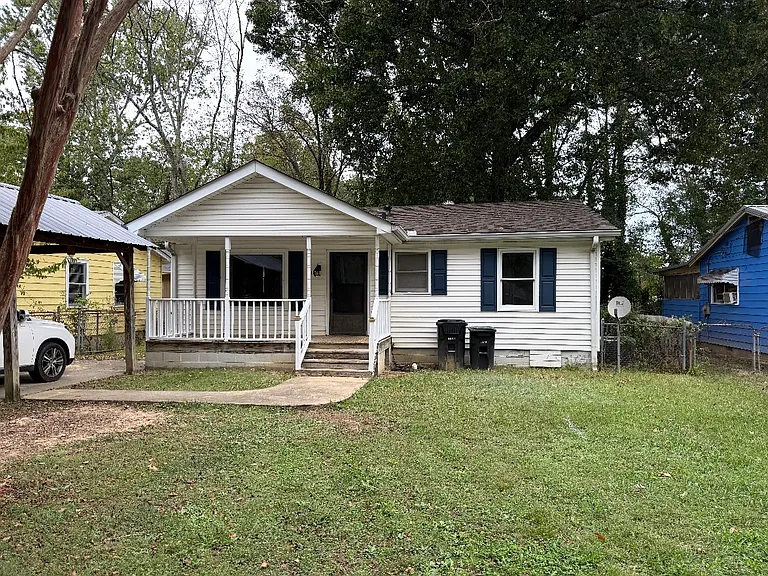 114 Amelia Ln SW — Photo 5