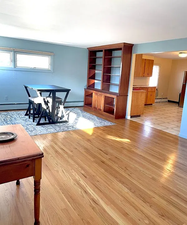 241 Huxley Ave #2