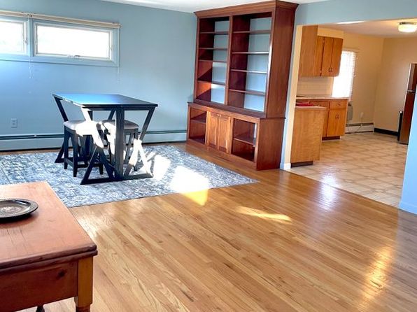 241 Huxley Ave Floor 2