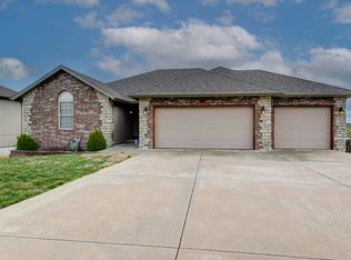 2106 S Gristmill Ct, Ozark, MO 65721