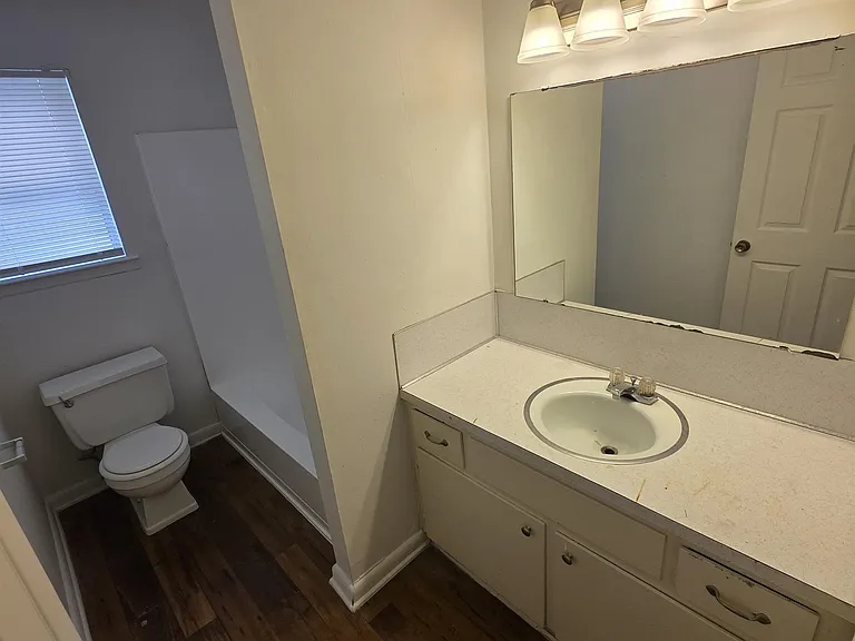 2104 Virginia Dr #B — Photo 4