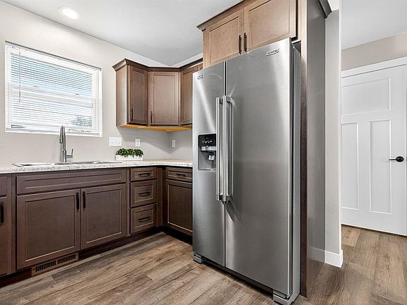 5th image of 524 Founders Way