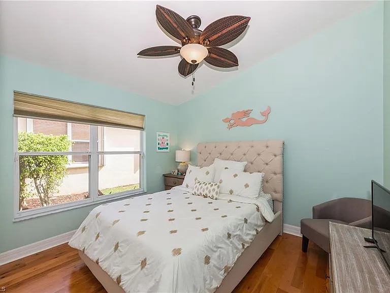 2438 Butterfly Palm Dr — Photo 11