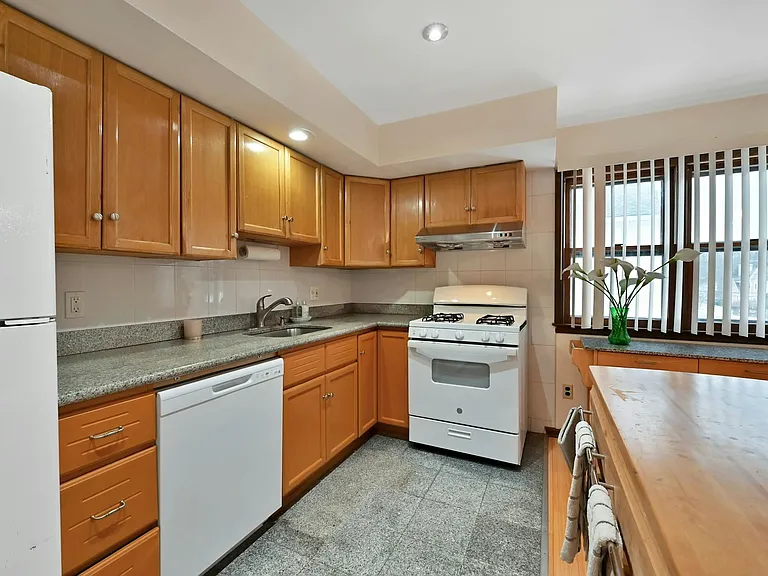 27 Beech St — Photo 5