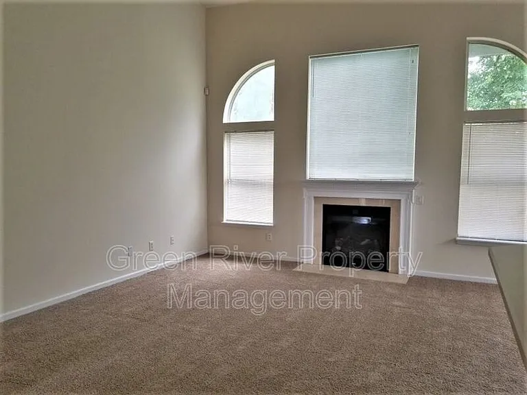 1804 Sea Pines Ln — Photo 8