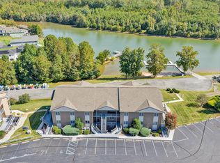 1175 Mariners Way APT 54, Huddleston, VA 24104