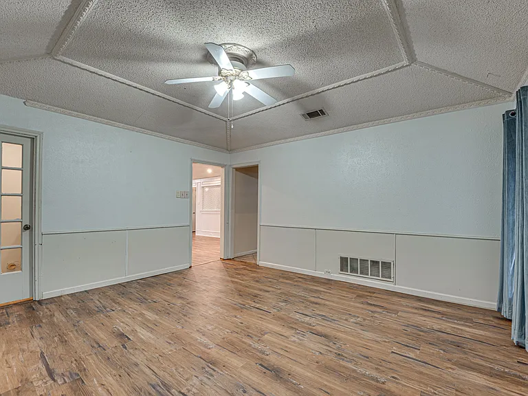 917 Meadowgate Dr — Photo 25