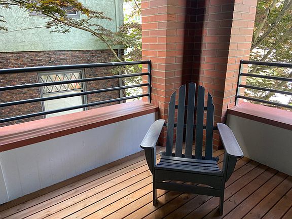 3rd image of 304 10th Ave E #103-203-10