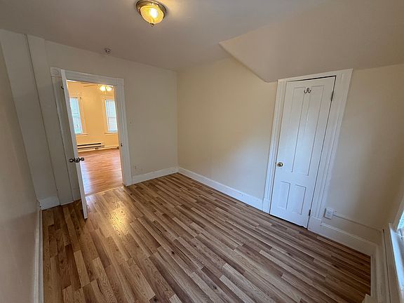 5th image of 215 Woodlawn Ter #3