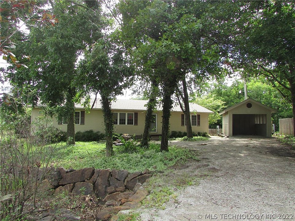 1st image of 13804 W Henry Ave