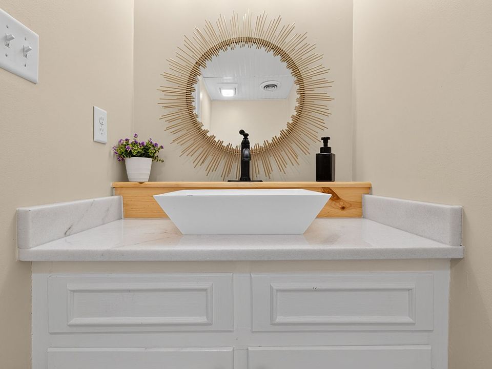 1st image of 135 Dennis Dr APT 5