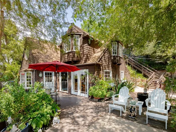 21008 Bandera St, Woodland Hills, CA 91364