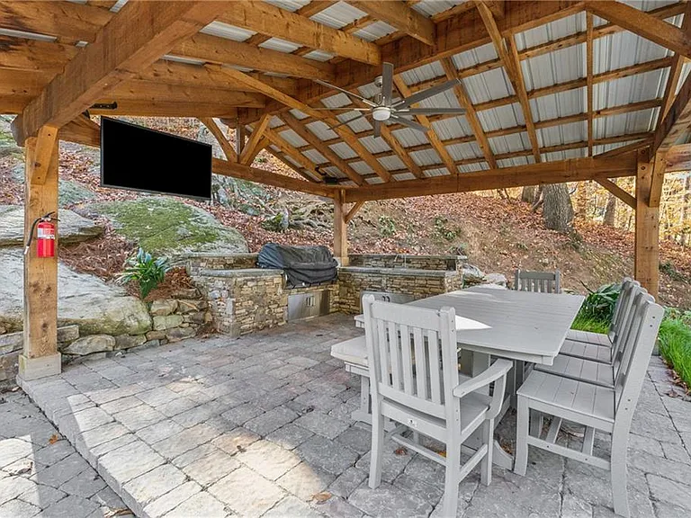 6895 Riverside Dr — Photo 39