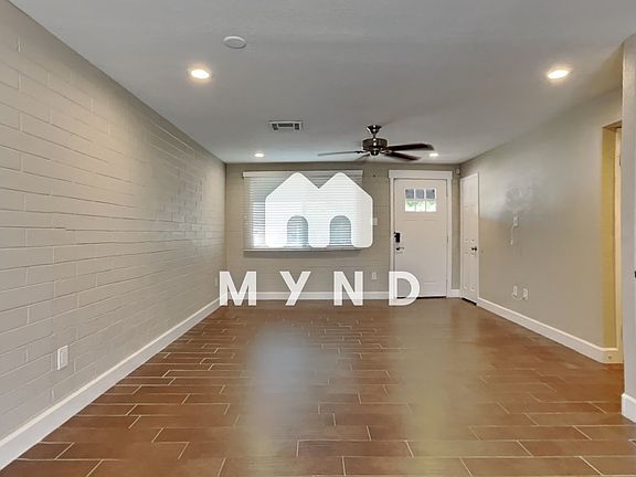 3rd image of 3717 E Ludlow Dr