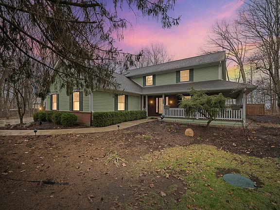 2nd image of 1314 Castle Dr