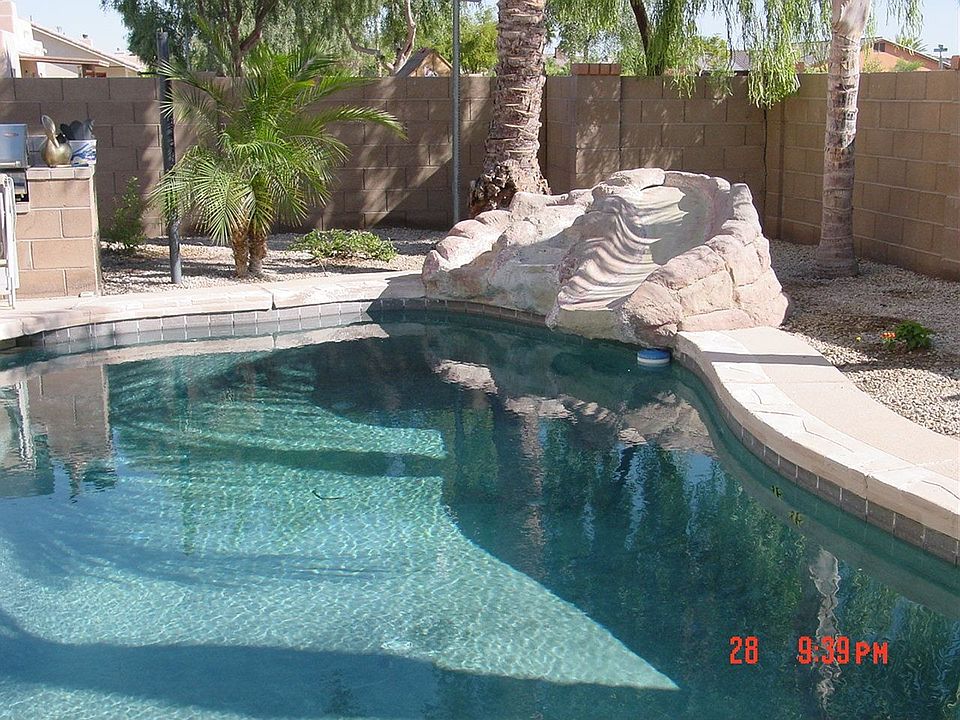 Pool/Waterfall