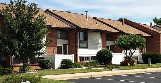 2nd image of 3230 Fairway Dr