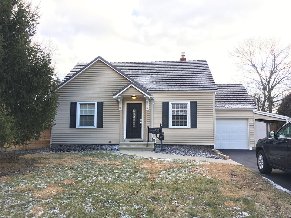 1st image of 925 Sells Ave