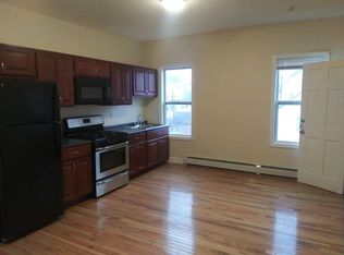 83 Quarry St APT 3W, Fall River, MA 02723