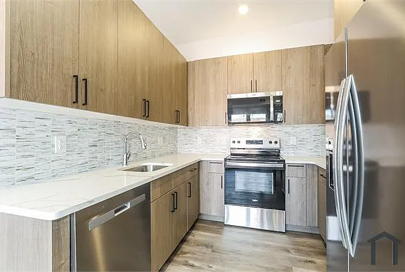 953 Belmont Ave — Photo 5