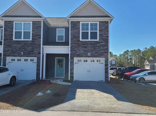 205 N Stingray Ln, Sneads Ferry, NC 28460