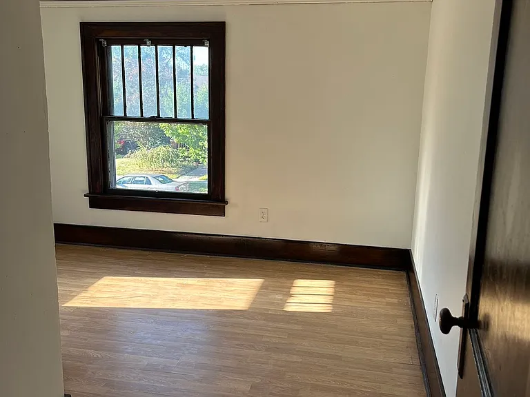 1011 Maple Row — Photo 7