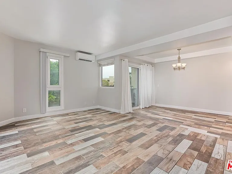11789 Montana Ave #11 — Photo 3