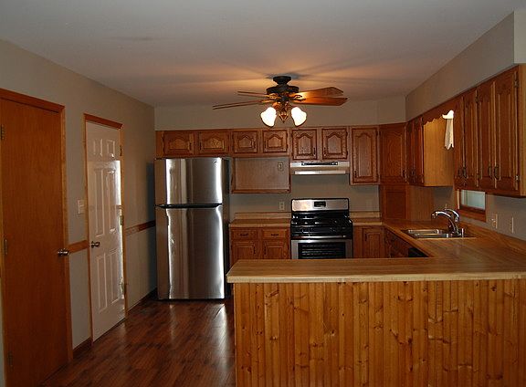 2nd image of 1S738 Greenbriar Dr
