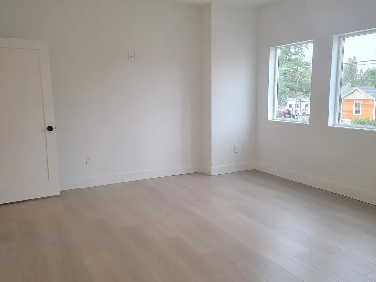 12110 N Freya St — Photo 15