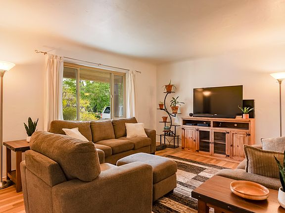 4th image of 2735 Santa Clara Ave SE