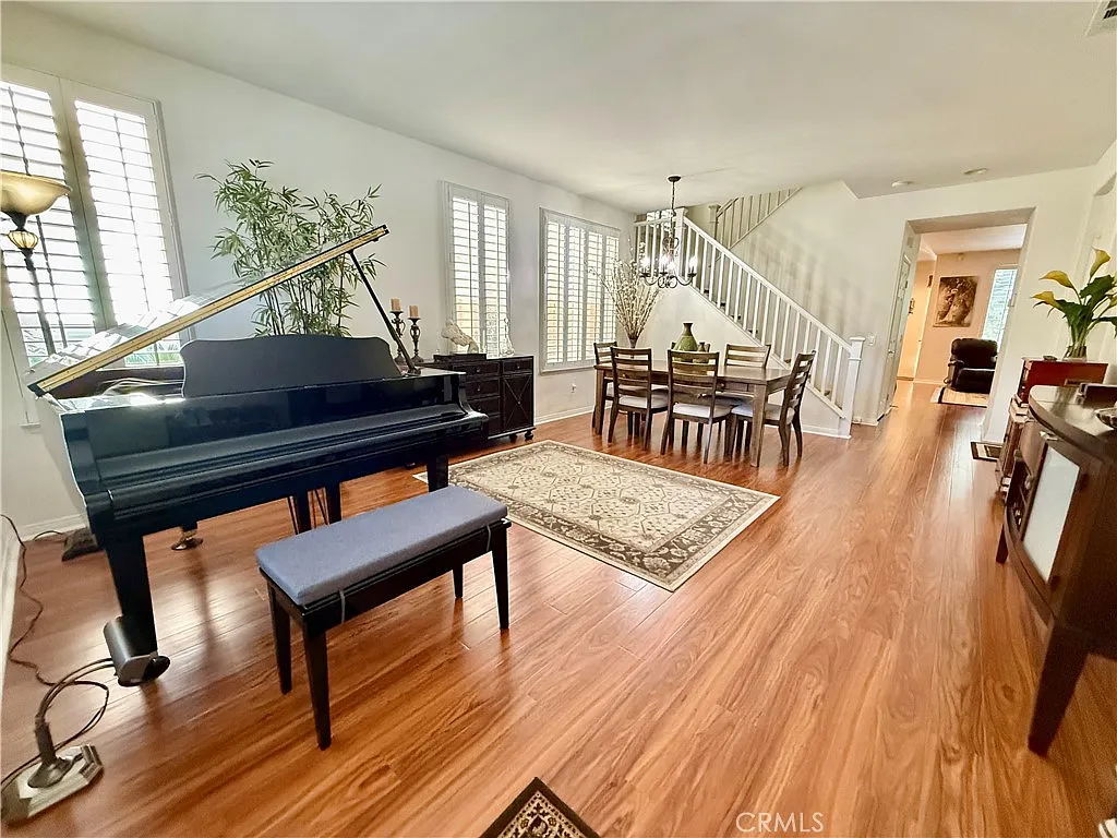 5 bed, 2462 sqft, $4,500 — Photo 4