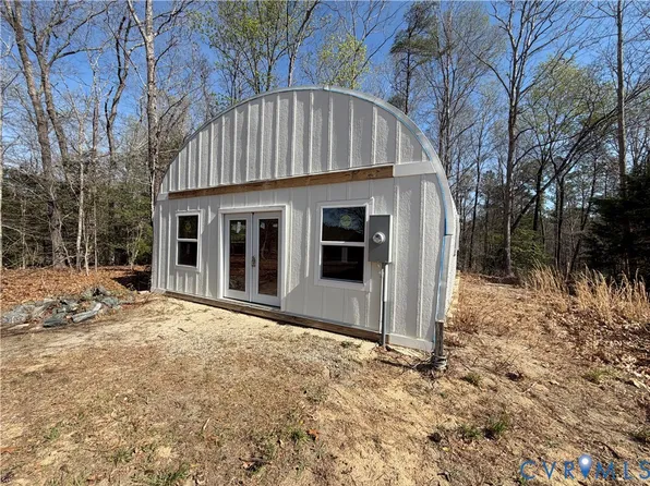 1719 Canterbury Rd, Saint Stephens Church, VA 23148