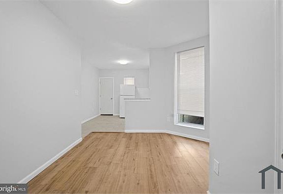 5th image of 5749 Catharine St