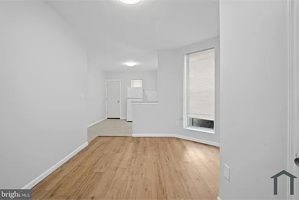 5749 Catharine St — Photo 5