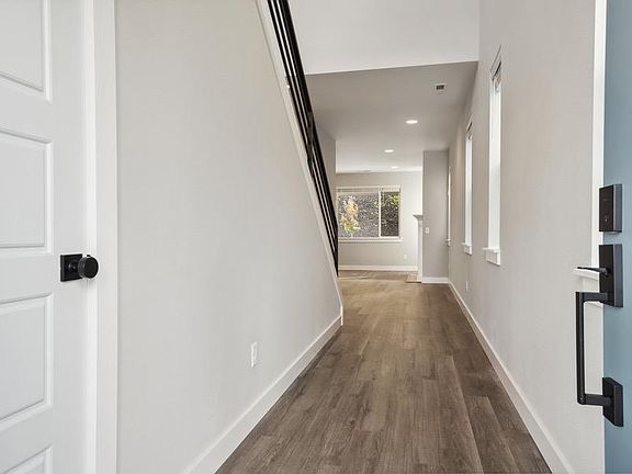 3rd image of 15009 Tyee Dr E