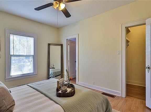 5th image of 3202 Wallace Ave