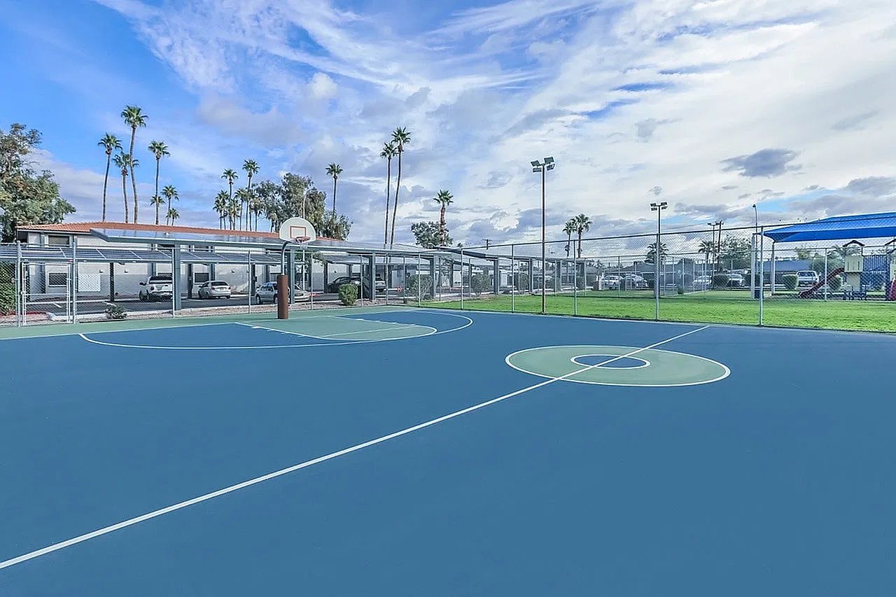 Rise On Country Club — Photo 4