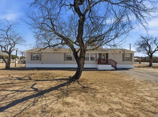 708 Mesquite, Jourdanton, TX 78026