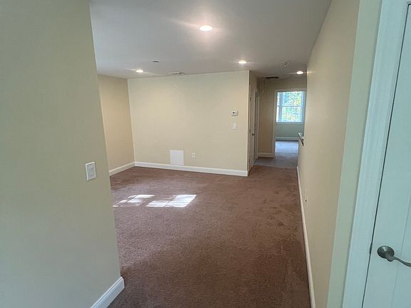 5th image of 2083 Albany Post Rd APT 1