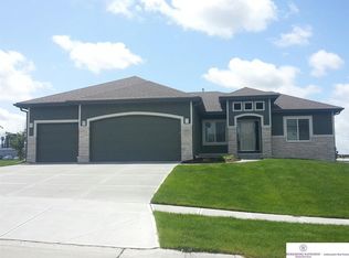 12410 Caspian Dr, Papillion, NE 68046