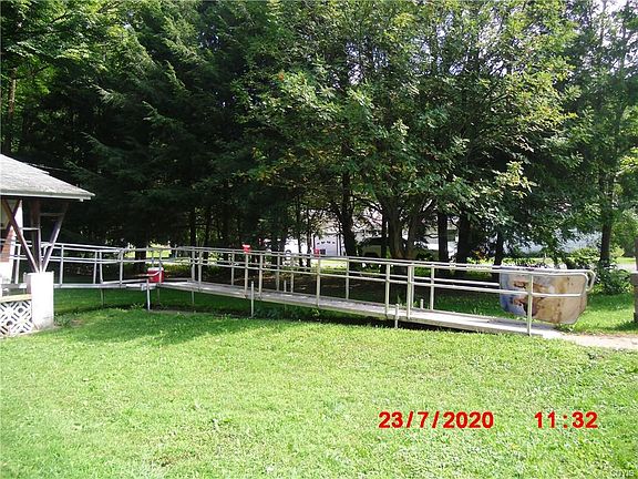 3rd image of 9139 Meadowbrook Dr