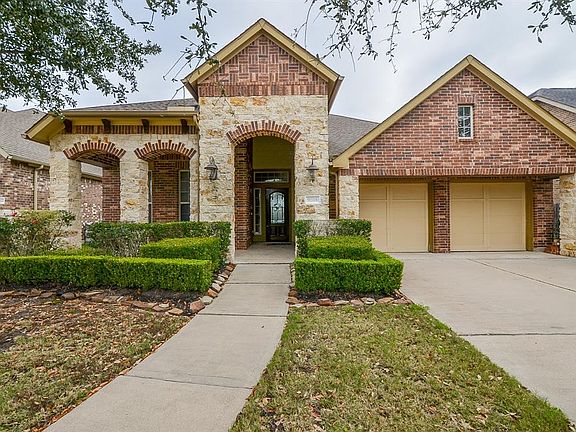2nd image of 9618 Sapphire Hill Ln